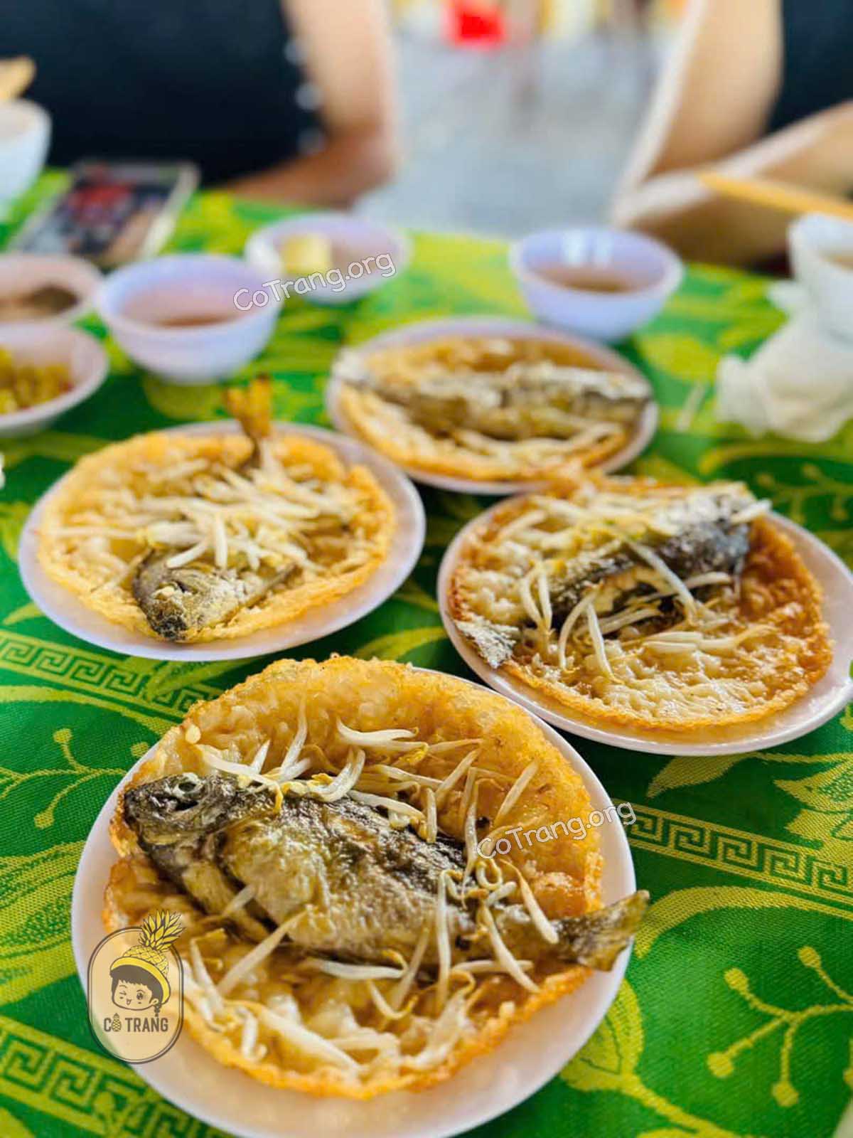 Thức ăn tại  Đầm Chuồn Huế 